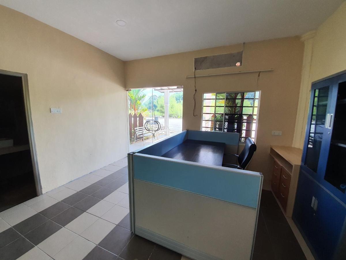 סרמבאן Spot On 90025 Sr Valley Hotel מראה חיצוני תמונה